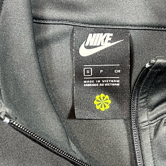 Nike Heritage N98 Men’s Small Full Zip Black Performance Coat Jacket Trainer - Picture 10 of 13